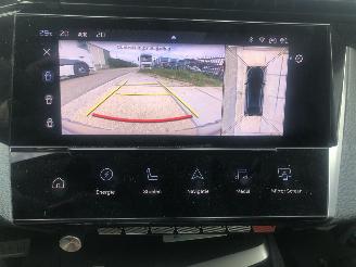Peugeot 408 1.6 Plug in Hybrid 180 Allure Pack picture 9