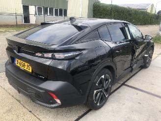 Peugeot 408 1.6 Plug in Hybrid 180 Allure Pack picture 4