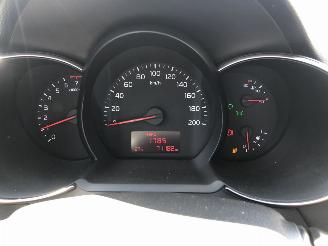 Kia Picanto 1.0i 5drs 71000 km!!!! picture 6