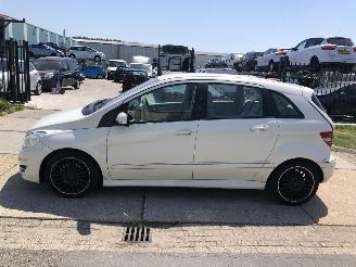 skadebil auto Mercedes B-klasse 200 Turbo 142kW Automaat 2010/2