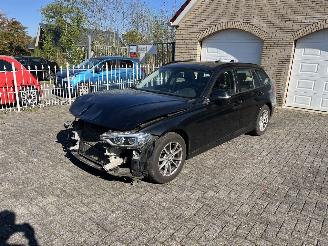 Schadeauto BMW 3-serie 318d weinig km !! 2017/9