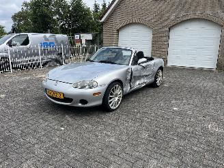 uszkodzony samochody osobowe Mazda MX-5  2001/1
