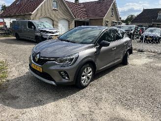Coche accidentado Renault Captur E-TECH PLUG-IN HYBRID weinig km !! 2021/5