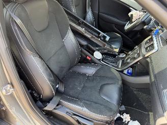 Volvo V-40 R-design 1.5 t3 Automaat weinig km !! picture 13