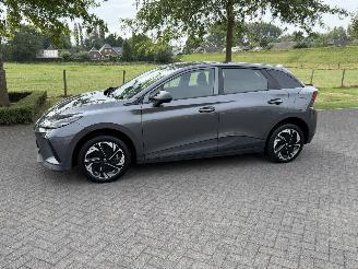 krockskadad bil auto MG 4 Electric 51 kWh 2023/12