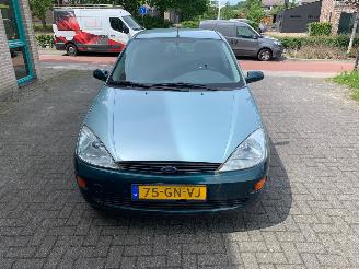 Auto incidentate Ford Focus 1.6 16V 2001/1