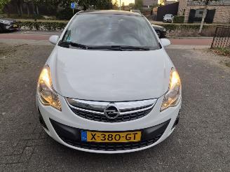 skadebil auto Opel Corsa 1.4 16v color edition 2011/5