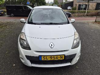 krockskadad bil auto Renault Clio 1.2 collection 2011/12