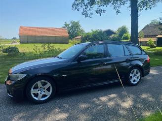 Unfallwagen BMW 3-serie 320D AUTOMAAT TOURING 2010/11
