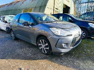 Voiture accidenté Citroën DS3 Citroen DS3 1.6 e-HDi So Chic 2011/1