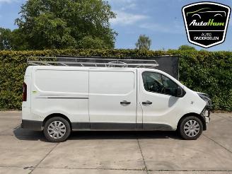 Salvage car Renault Trafic Trafic (1FL/2FL/3FL/4FL), Van, 2014 1.6 dCi 115 2015/7