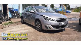 Salvage car Peugeot 308 308 (L3/L8/LB/LH/LP), Hatchback 5-drs, 2013 / 2021 1.2 12V e-THP PureTech 130 2016/7