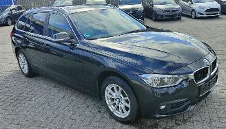 krockskadad bil auto BMW 3-serie BMW 318 Baureihe 3 Touring 318 i Advantage 2019/10