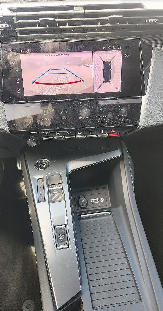 Peugeot 308 Peugeot 308 GT oliven grun /schwartses leder rijdende schade picture 14