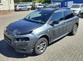 damaged passenger cars Citroën C4 cactus Citroën C4 Cactus Shine 2017/6