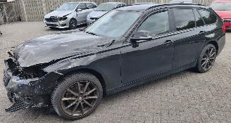 Vaurioauto  passenger cars BMW 3-serie BMW 320 3 Touring 320 d 2013/12