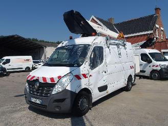 krockskadad bil bedrijf Renault Master HOOGTEWERKER 2019/3