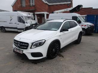 krockskadad bil auto Mercedes GLA  2020/8