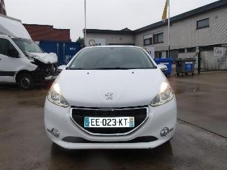 Peugeot 208 STYLE picture 3