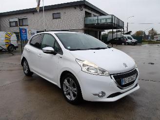 Peugeot 208 STYLE picture 4