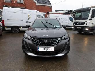 Peugeot 2008 1.2 PURE TECH ALLURE picture 2