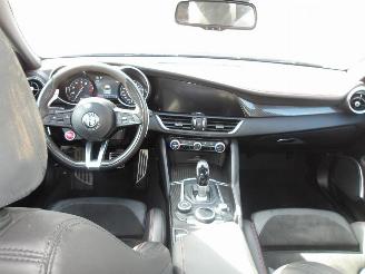 Alfa Romeo Giulia QV 2.9 510CV picture 2