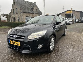uszkodzony samochody osobowe Ford Focus 1.0 EcoBoost Titanium 2012/6