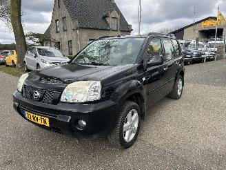 skadebil auto Nissan X-Trail 2.5 Sport Outdoor 4WD 4X4 AIRCO BENZINE AUTOMAAT 2005/9