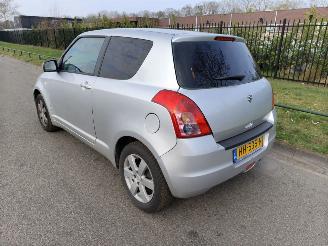 Suzuki Swift 1.3 AIRCO picture 3