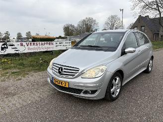 krockskadad bil auto Mercedes B-klasse 170 BENZINE AUTOMAAT, AIRCO, N.A.P. ENZ 2008/6