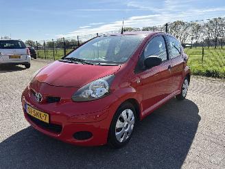 Schadeauto Toyota Aygo 5 deurs met airco 2011/5