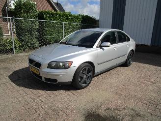 krockskadad bil auto Volvo S-40 2.4i Sedan Navi Clima 2006/1