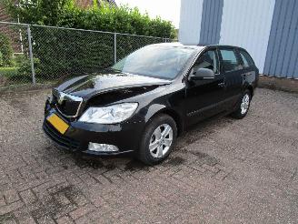 Auto incidentate Skoda Octavia 1.6 TDI Clima Radio/CD 6-Bak 2012/10