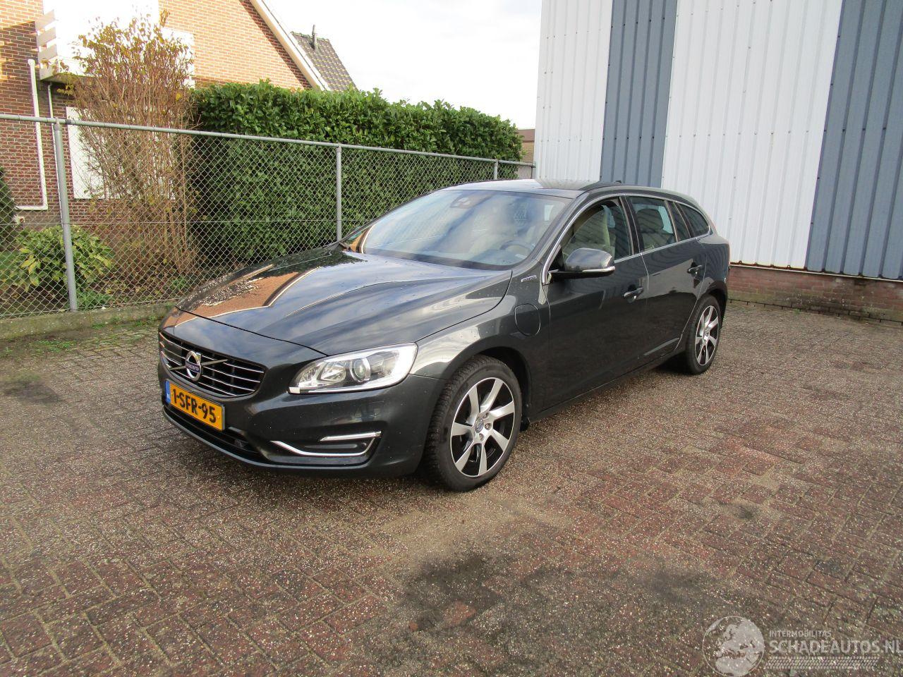 Volvo V-60 2.4 D6 AWD Schadevrij