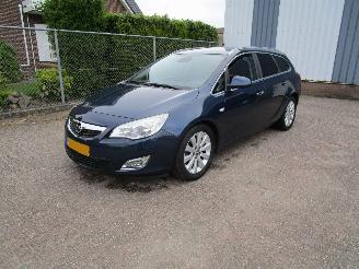 Unfallwagen Opel Astra 1.6 Turbo Navi Clima 6-Bak 2011/1