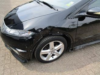 Honda Civic 1.8 S Clima Radio/CD 6-Bak picture 6
