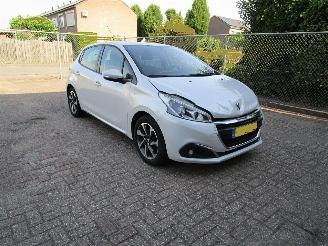Peugeot 208 1.2 Navi Airco Parelmoer Wit 5-Drs picture 3