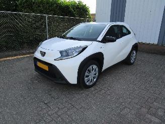 krockskadad bil auto Toyota Aygo X Automaat Camera Navi 31.000 Km 2023/3