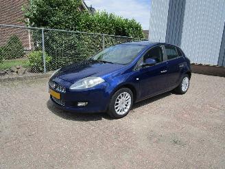 Vaurioauto  passenger cars Fiat Bravo 1.4 Multi Air Navi Clima 6-Bak 2011/4