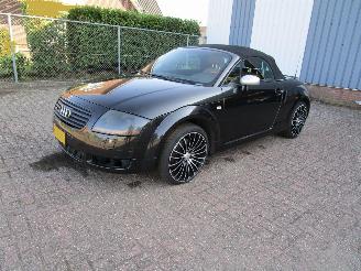 Unfallwagen Audi TT 1.8 5V Turbo Cabrio Quattro 224 PK 2002/10