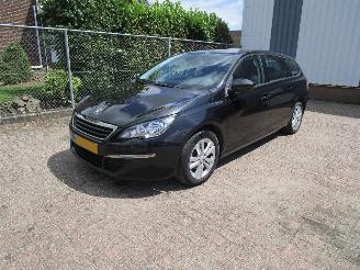 uszkodzony samochody osobowe Peugeot 308 1.2 Navi Clima 6-Bak 2014/10