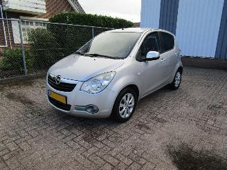 krockskadad bil auto Opel Agila 1.0 Airco Radio/CD 2015/1