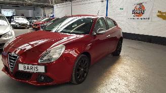 uszkodzony samochody osobowe Alfa Romeo Giulietta 1.4 TB 16V   BENZ 1.368CC 88KW 120PK 2012/4