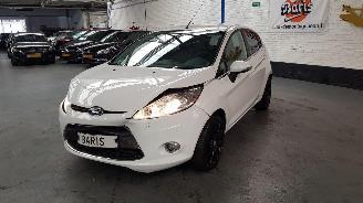 Coche accidentado Ford Fiesta 1.4 16V  BENZ 1.388CC 71KW 97PK 2010/8