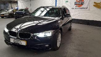 Vaurioauto  passenger cars BMW 3-serie 320D 2.0 16V COMBI DSL 1.995CC 140KW 190PK 2017/1