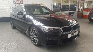 Auto incidentate BMW 5-serie 530i XDRIVE 2.0 TWINPOWER TURBO 16V COMBI BENZ 1.998CC 185KW 252PK 4x4 2019/4