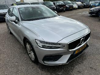 Schadeauto Volvo V-60 2.0 D4 Momentum AUTOMAAT BJ 2018 291196 KM 2018/10