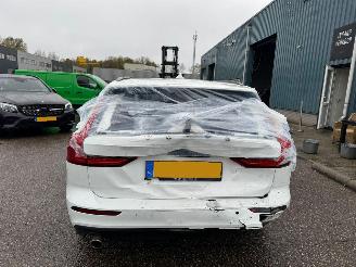 Volvo V-60 2.0 B3 AUTOMAAT BJ 2022 Momentum Busines picture 4