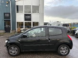 Schadeauto Renault Twingo 1.2 16V Collection 2013/9