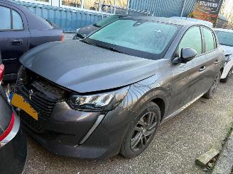 uszkodzony samochody osobowe Peugeot 208 1.2 PureTech Active Pack 2021/12